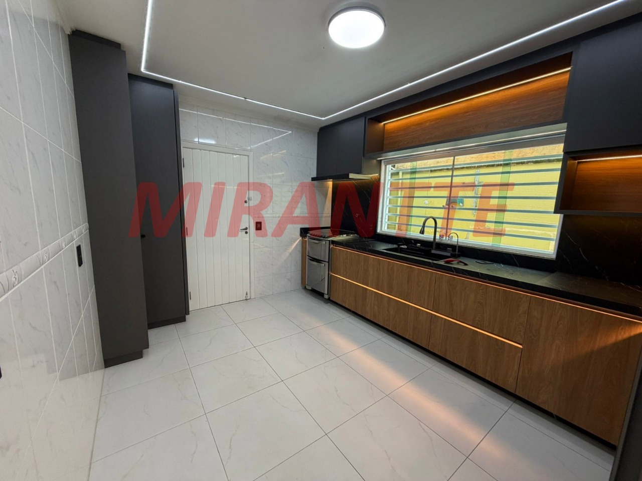 Sobrado de 92m² com 3 quartos em Parada Inglesa