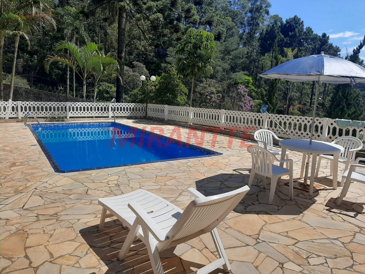 Casa terrea de 500m² com 3 quartos em Mantiqueira