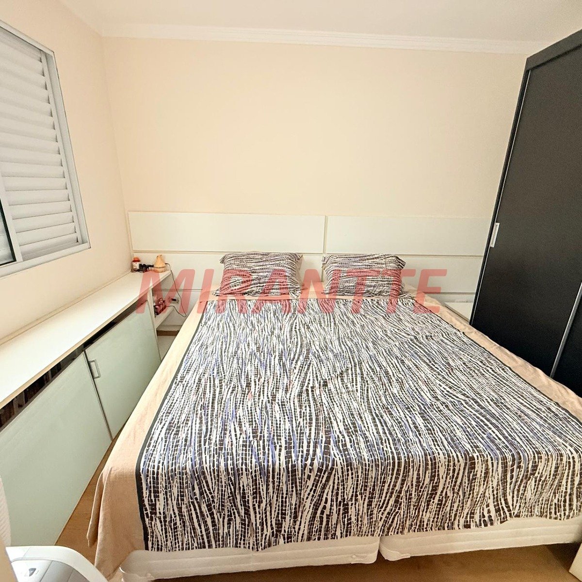 Cond. fechado de 175m² com 3 quartos em Chora Menino