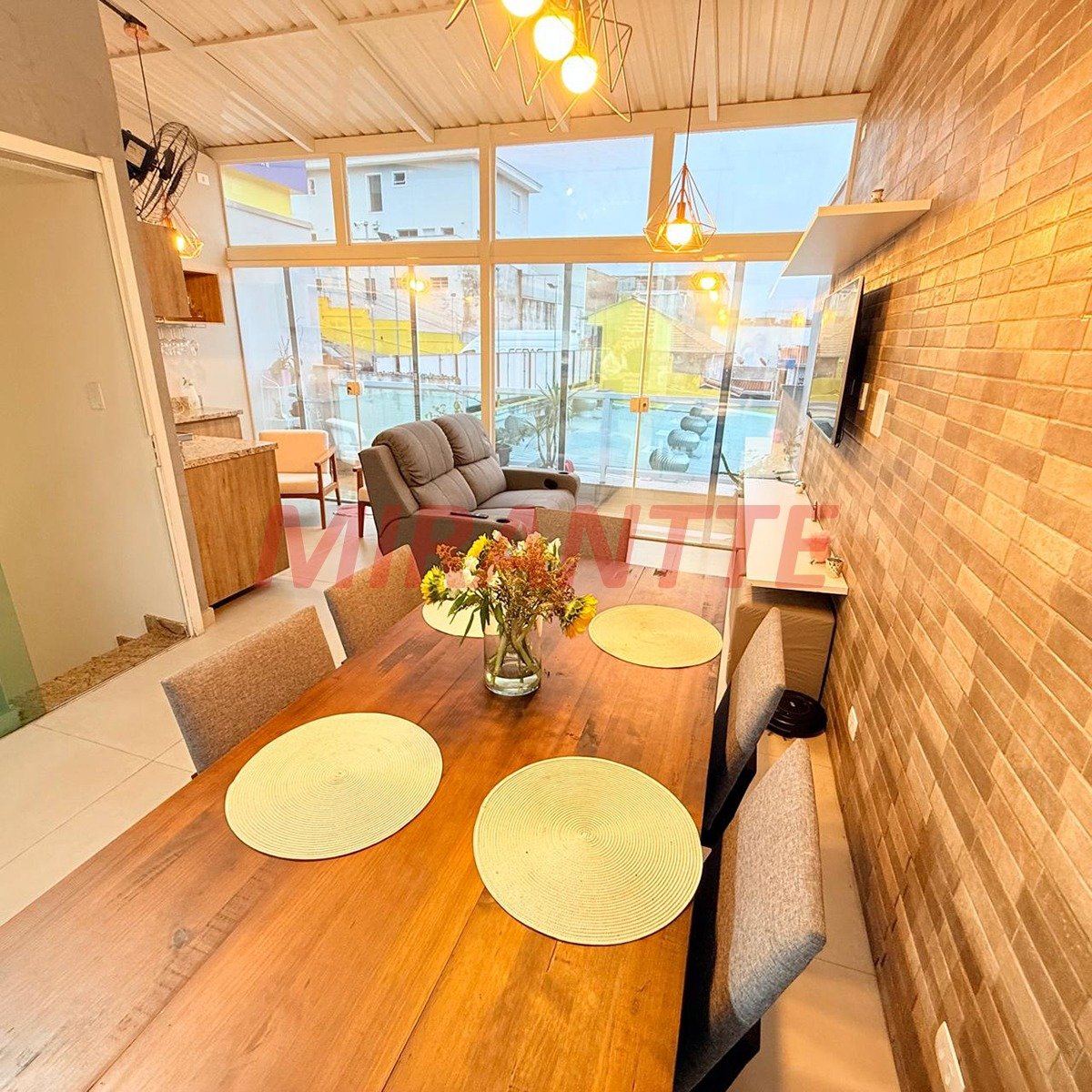 Cond. fechado de 175m² com 3 quartos em Chora Menino