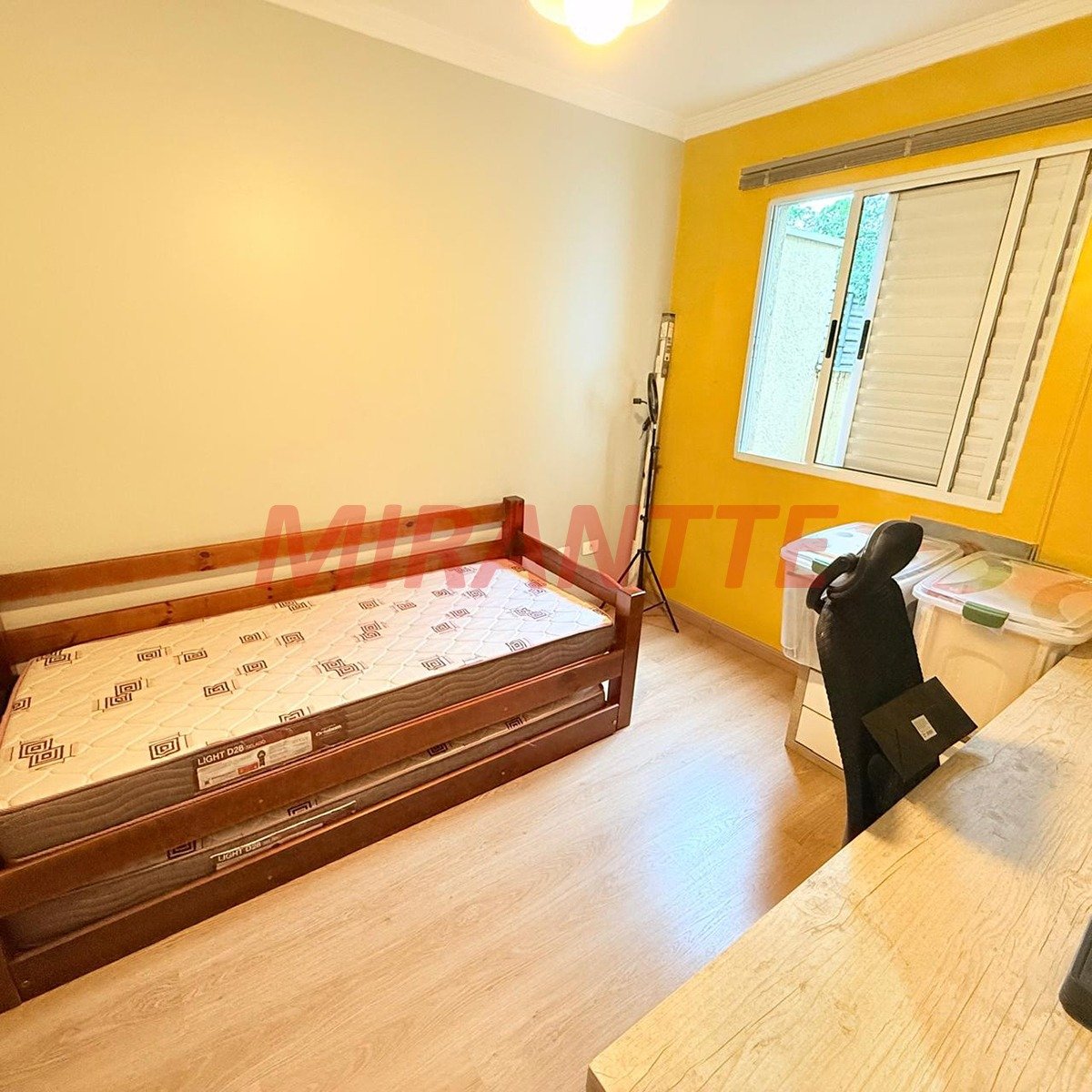 Cond. fechado de 175m² com 3 quartos em Chora Menino