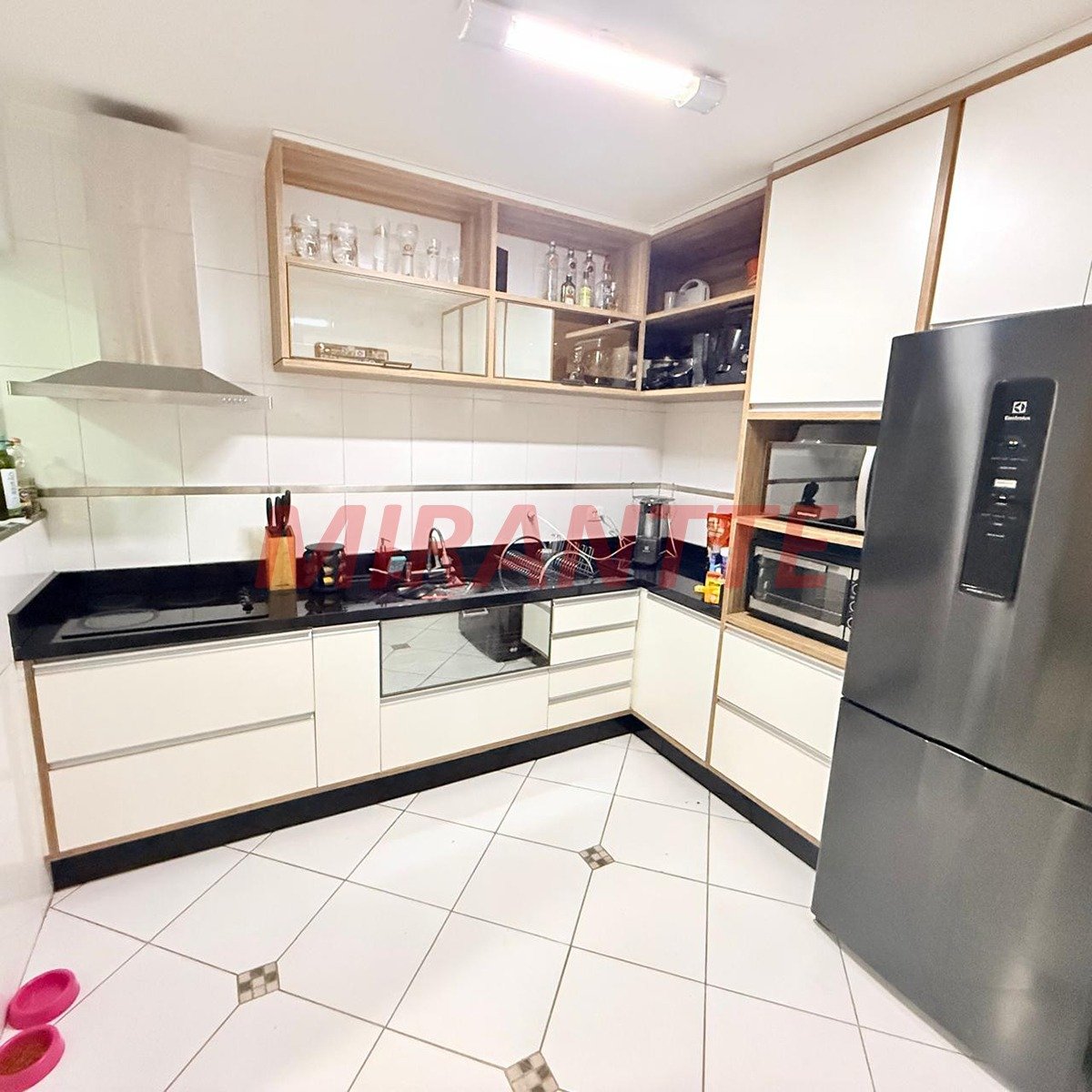 Cond. fechado de 175m² com 3 quartos em Chora Menino
