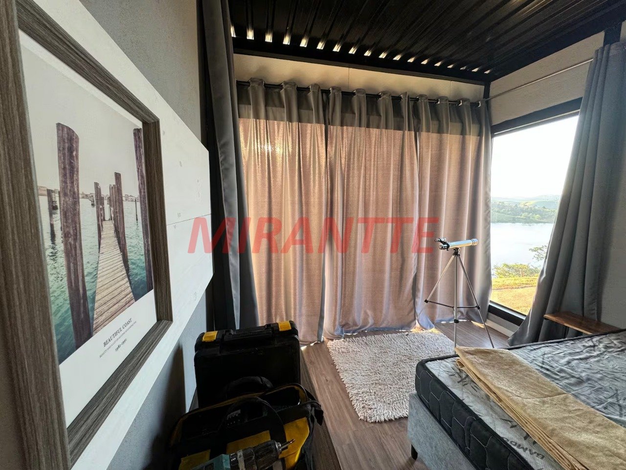 Cond. fechado de 220m² com 4 quartos em Paraiso De Igarata