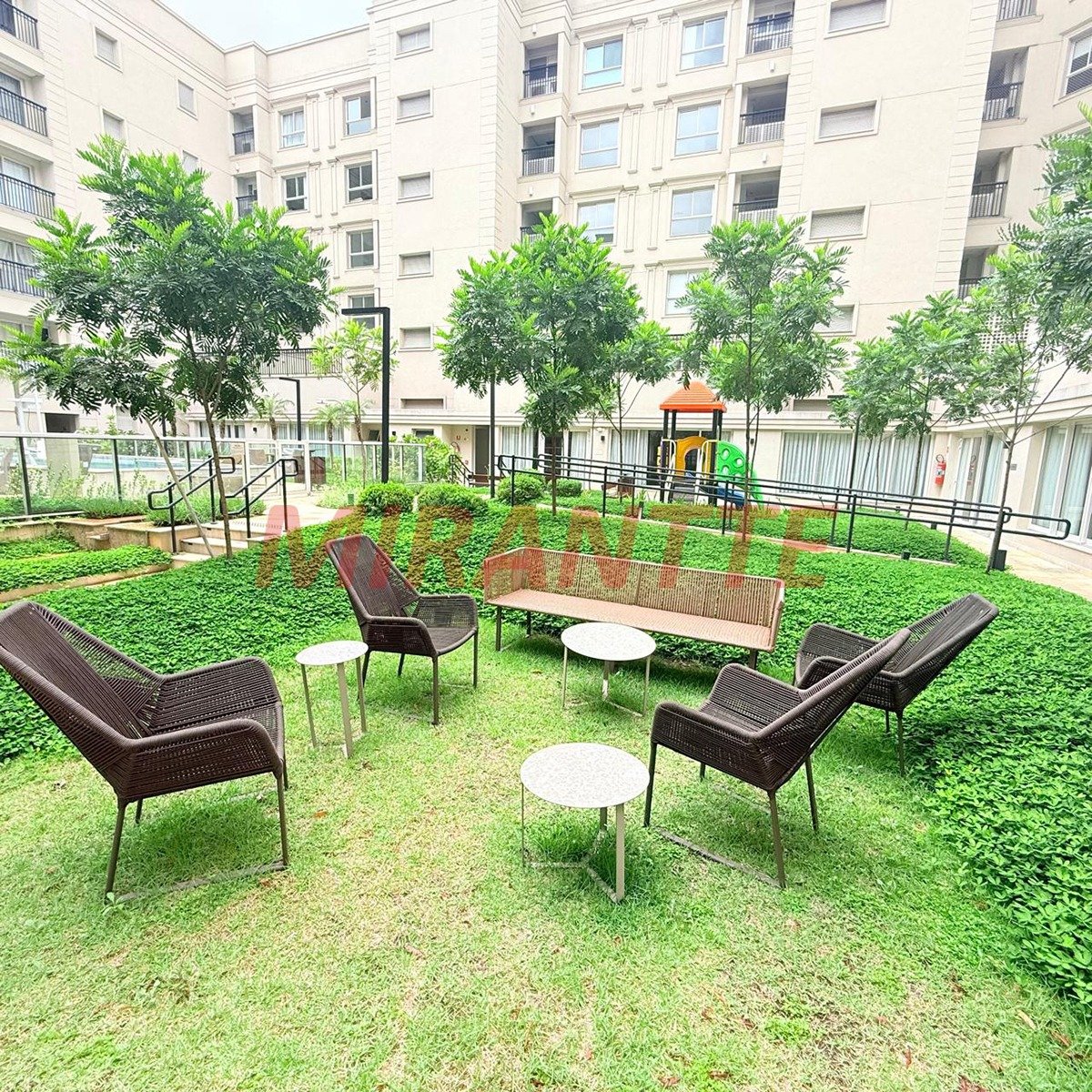 Apartamento de 80m² com 2 quartos em Vila Ester (Zona Norte)