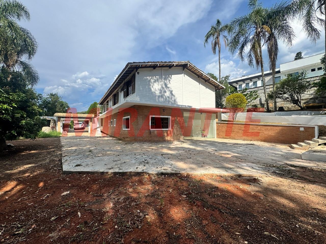 Cond. fechado de 250m² com 5 quartos em Caraguata