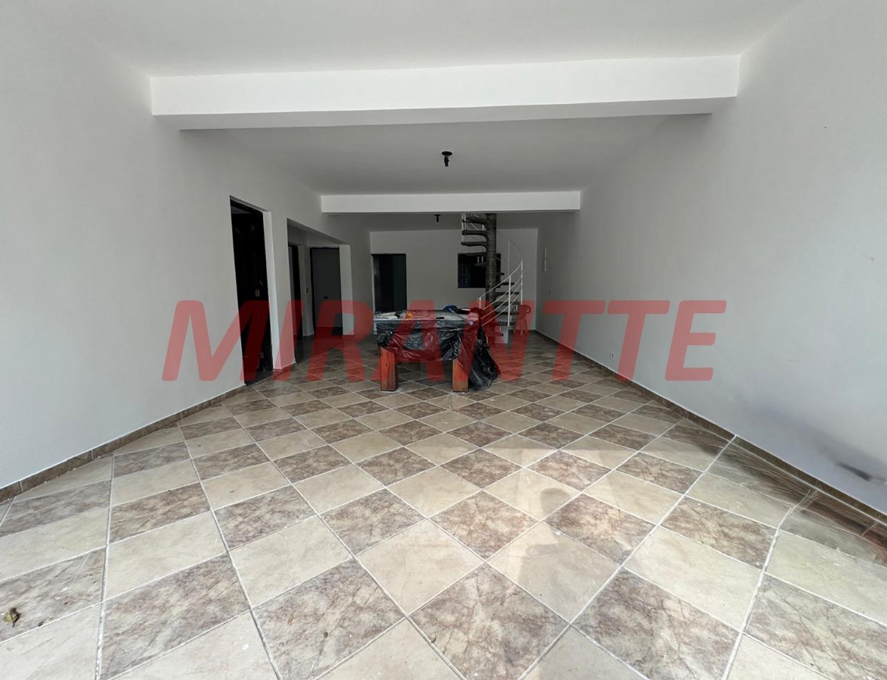 Cond. fechado de 250m² com 5 quartos em Caraguata