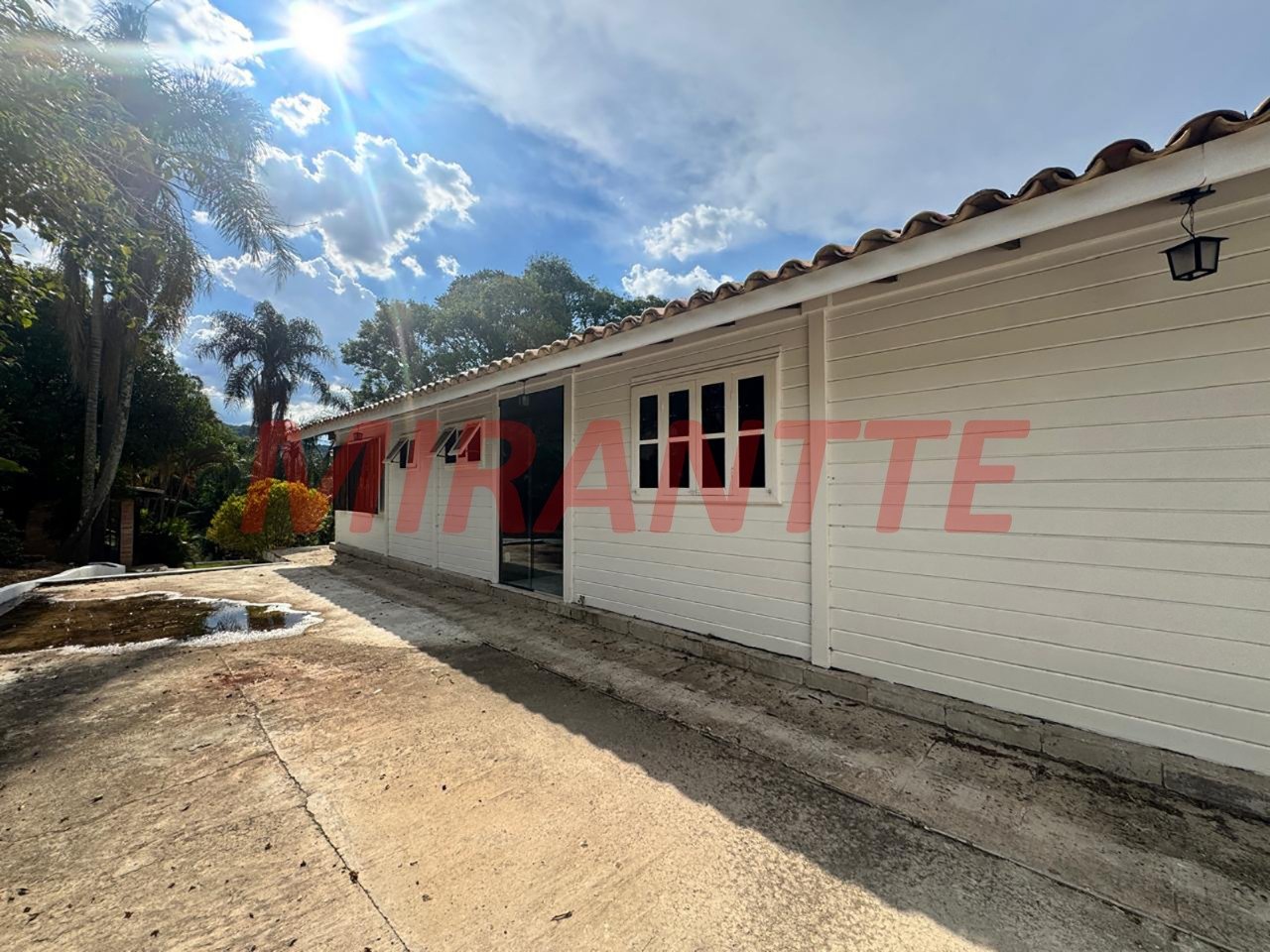 Cond. fechado de 250m² com 5 quartos em Caraguata