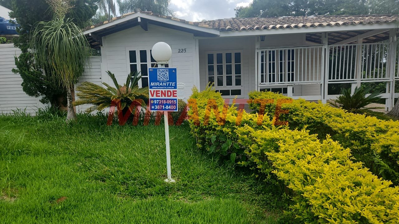 Cond. fechado de 250m² com 5 quartos em Caraguata