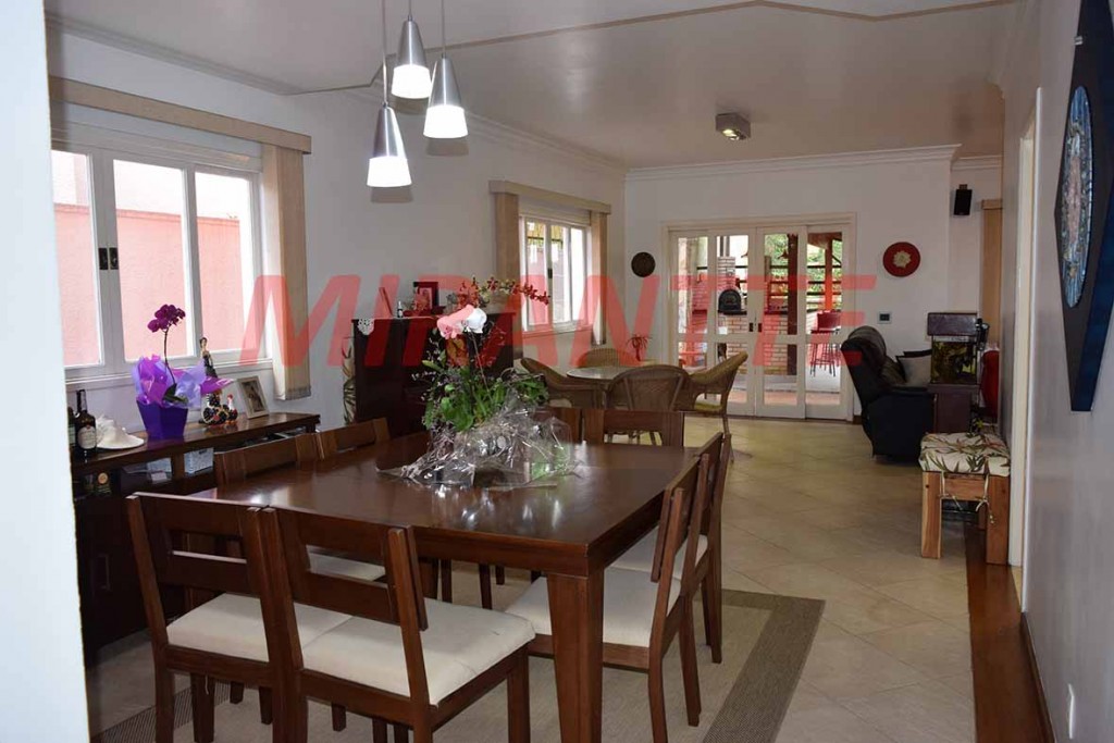 Sobrado de 173m² com 3 quartos em Jardim Itatinga