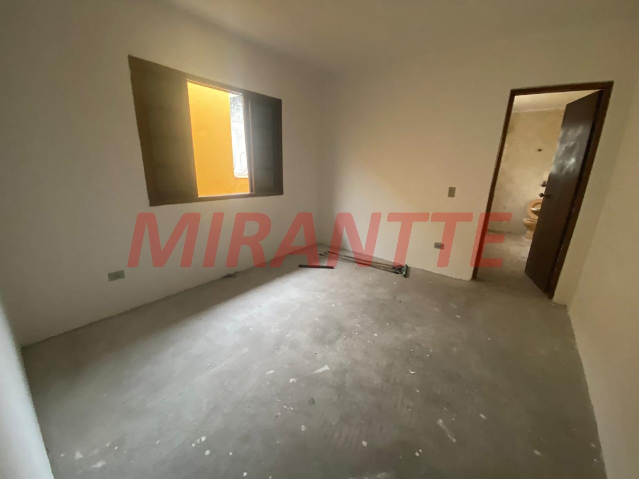 Sobrado de 131m² com 3 quartos em Água Fria