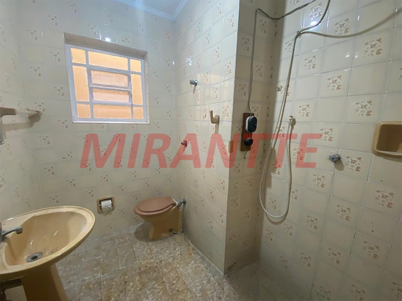 Sobrado de 131m² com 3 quartos em Água Fria