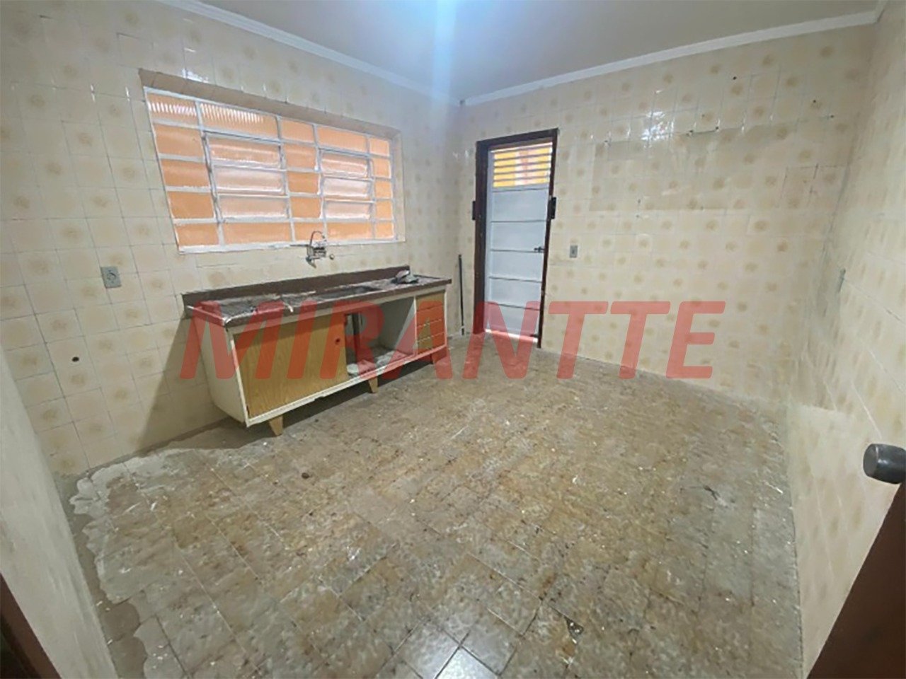 Sobrado de 131m² com 3 quartos em Água Fria