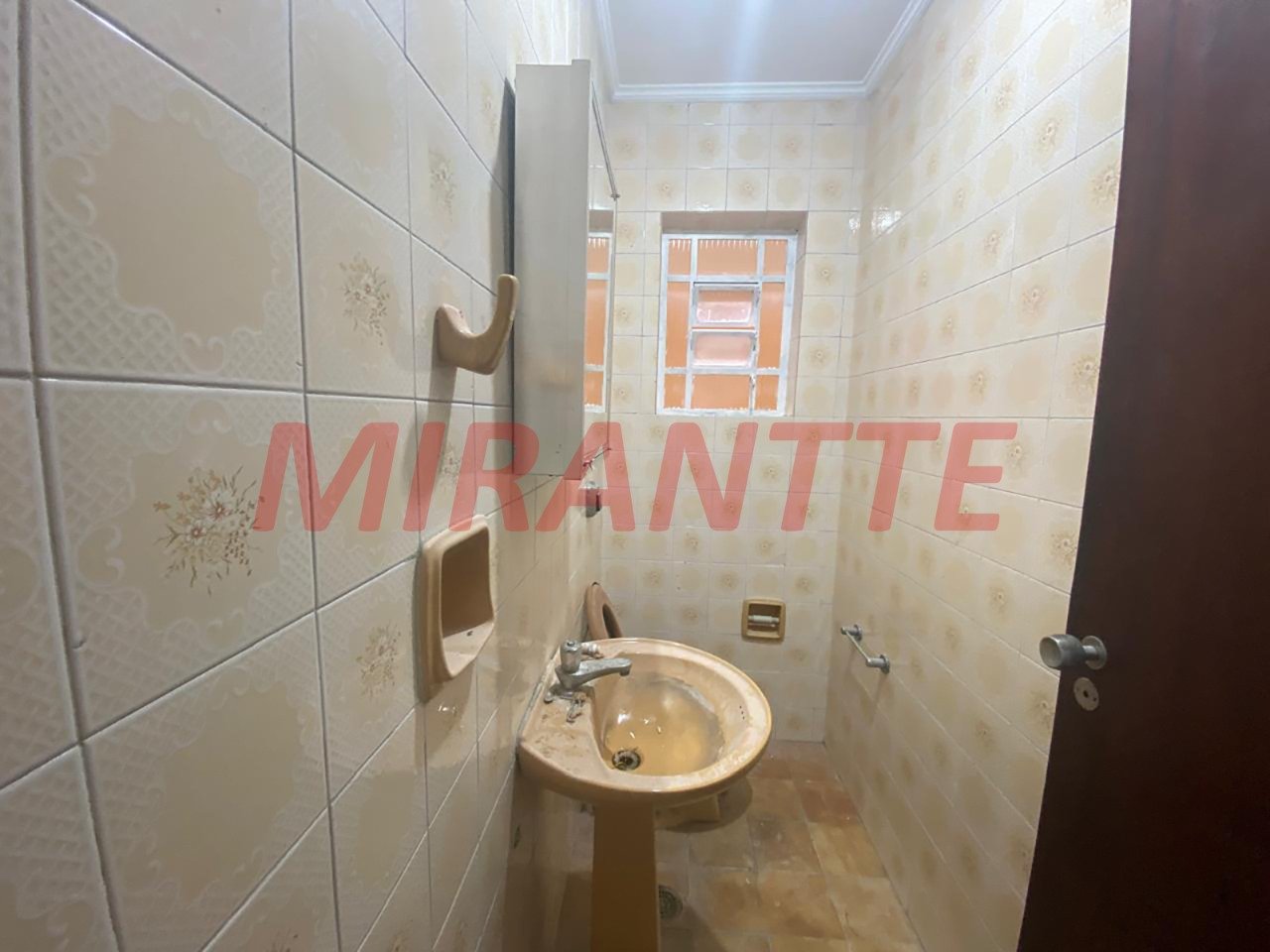 Sobrado de 131m² com 3 quartos em Água Fria