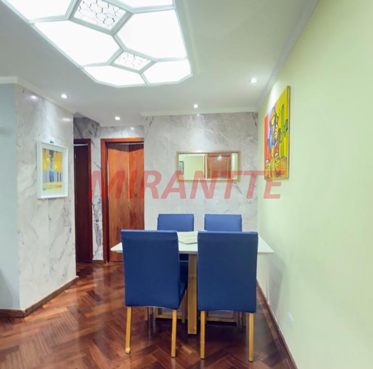 Apartamento de 58m² com 2 quartos em Santa Terezinha