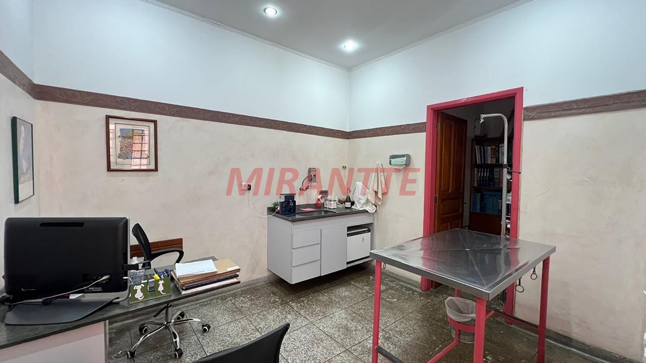 Sobrado de 282m² com 6 quartos em Santana
