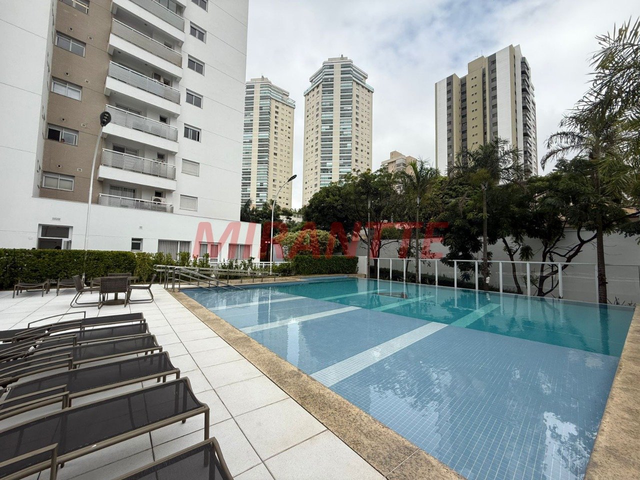 Apartamento de 184m² com 3 quartos em Santa Teresinha