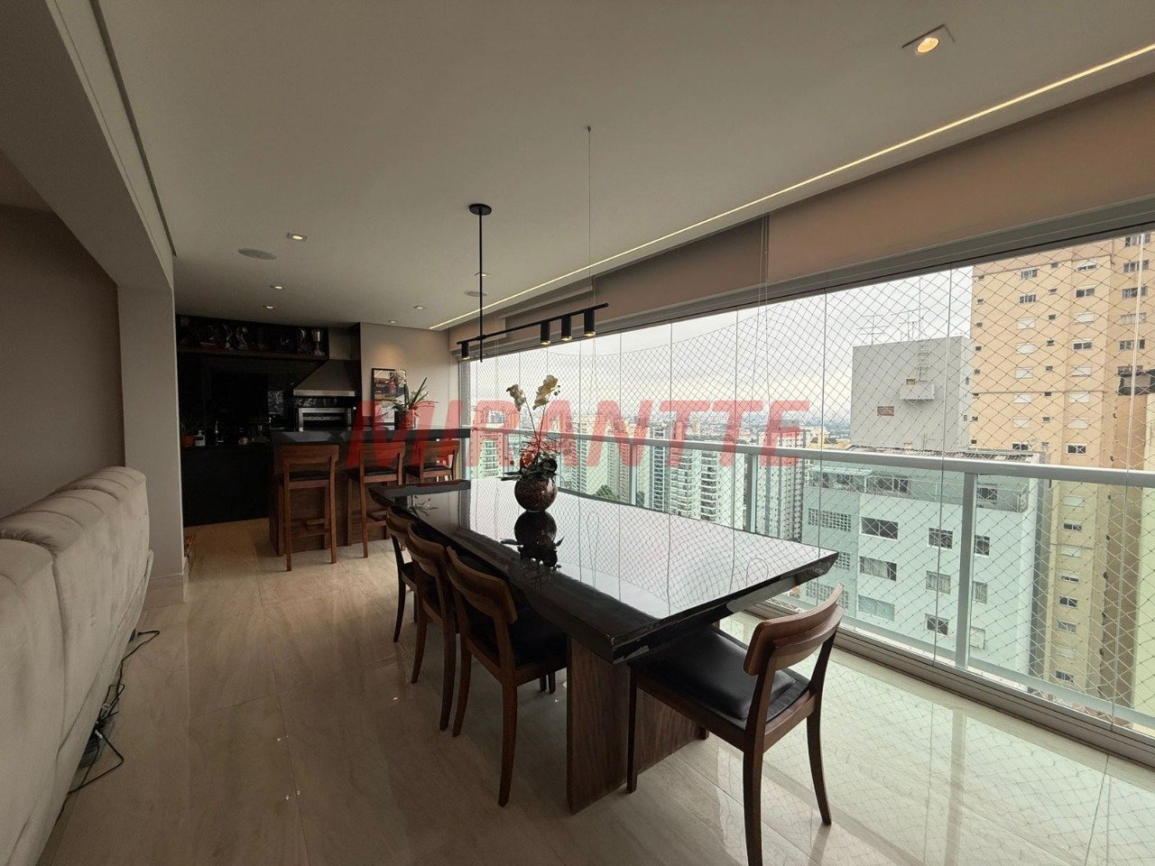 Apartamento de 184m² com 3 quartos em Santa Teresinha
