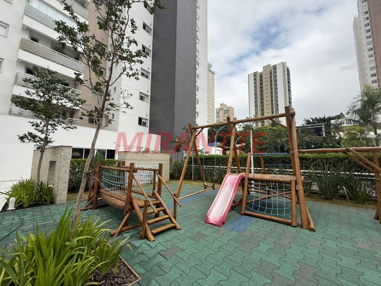 Apartamento de 184m² com 3 quartos em Santa Teresinha