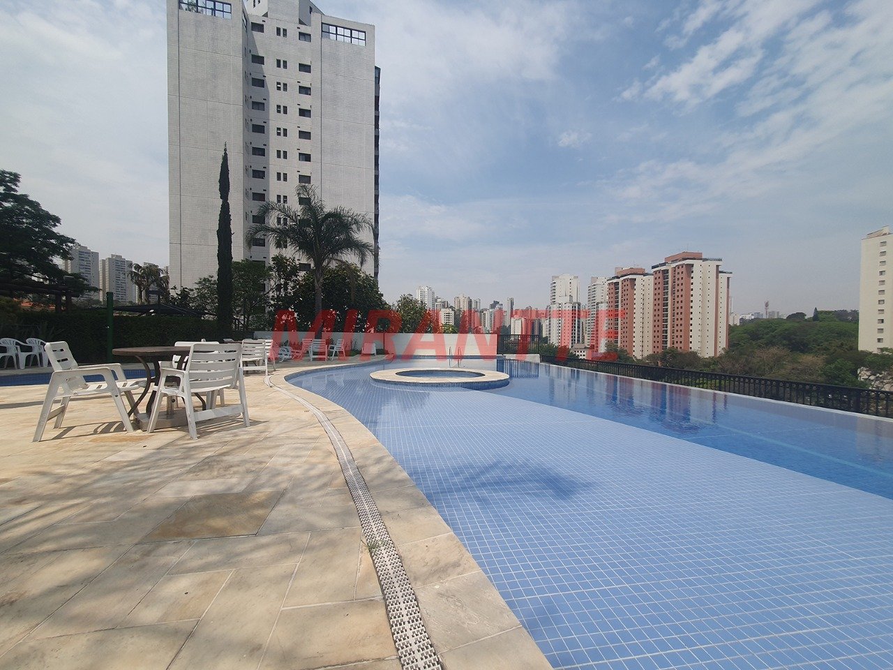 Apartamento de 85m² com 3 quartos em Lar São Paulo