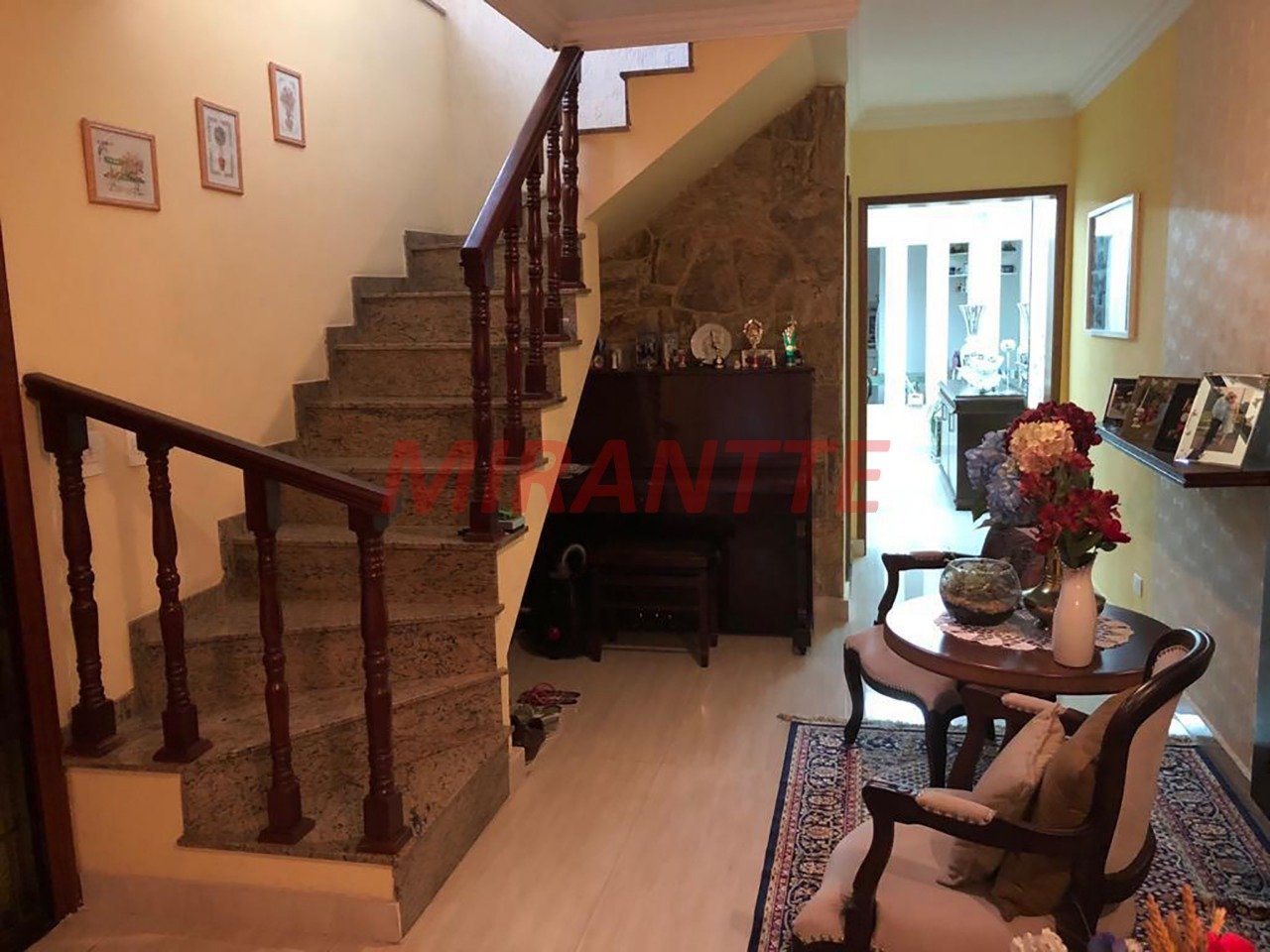 Sobrado de 270m² com 3 quartos em Jardim São José (Zona Norte)