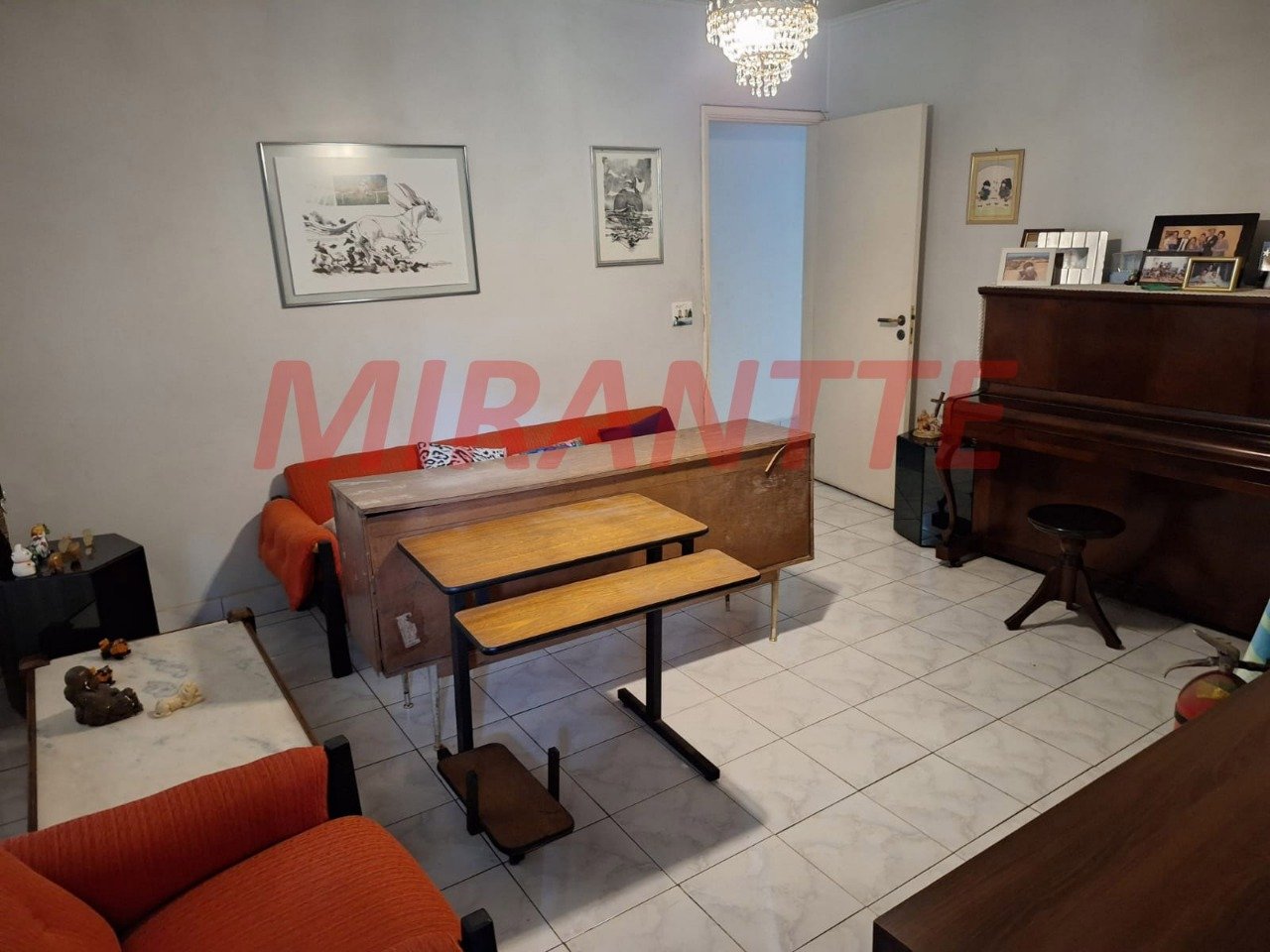 Casa terrea de 308m² com 4 quartos em Vila Nivi