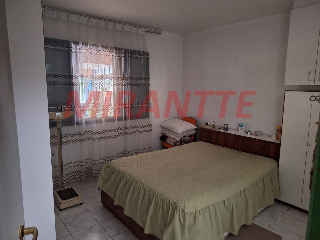 Casa terrea de 308m² com 4 quartos em Vila Nivi