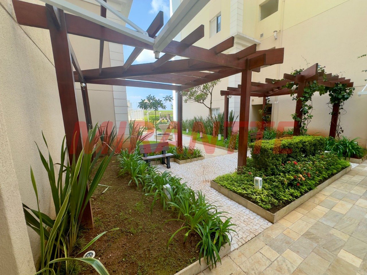 Apartamento de 65m² com 3 quartos em Jardim Ampliacao
