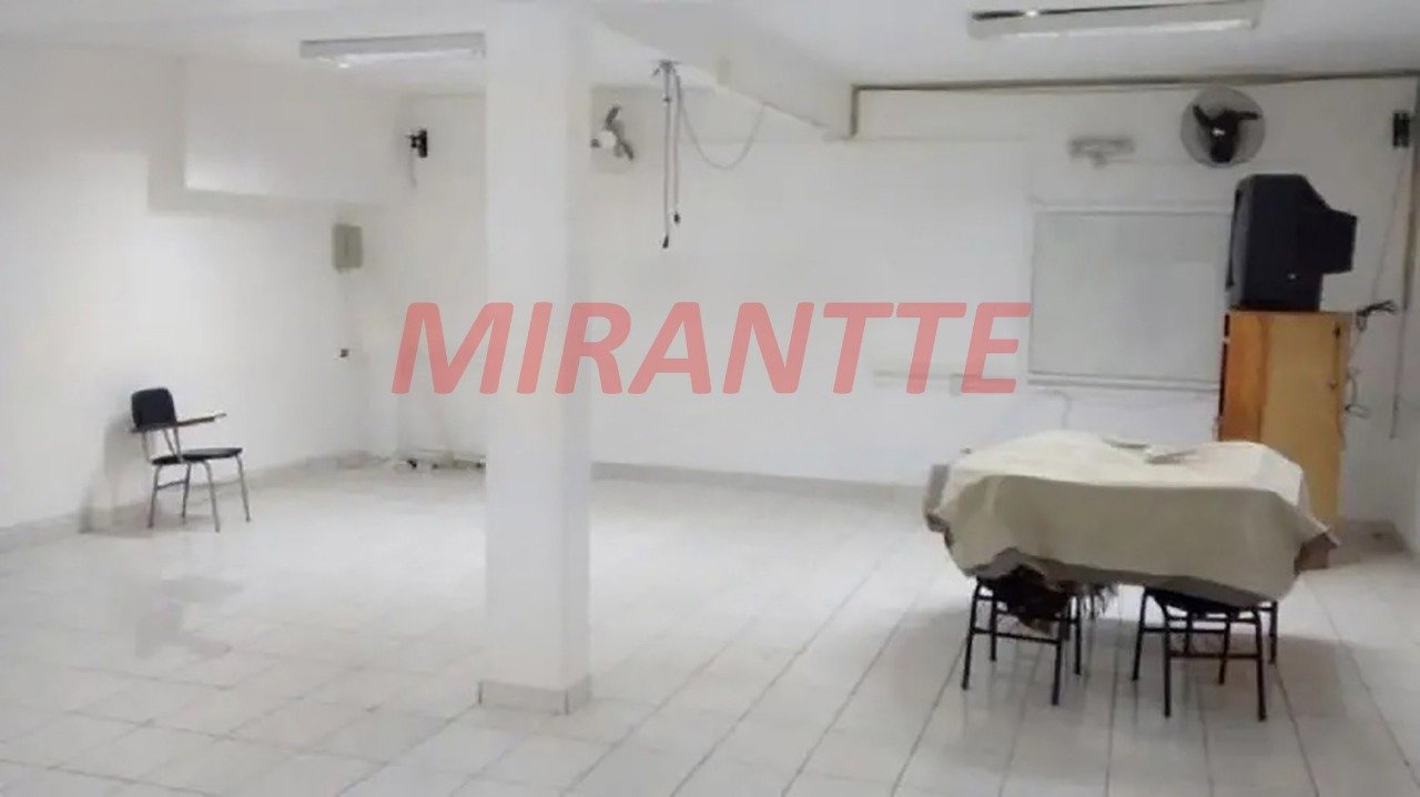 Comercial de 702m² em Vila Nova Cachoeirinha