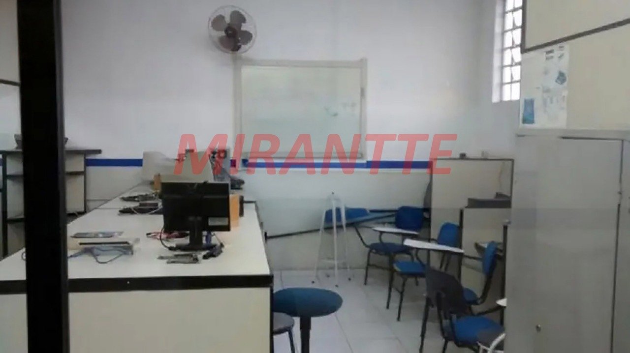 Comercial de 702m² em Vila Nova Cachoeirinha