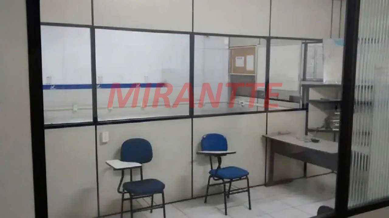 Comercial de 702m² em Vila Nova Cachoeirinha