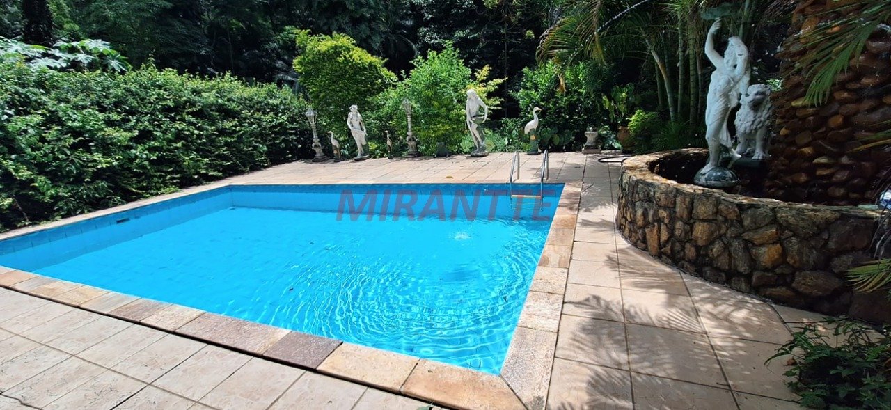 Casa terrea de 235m² com 5 quartos em Tremembe