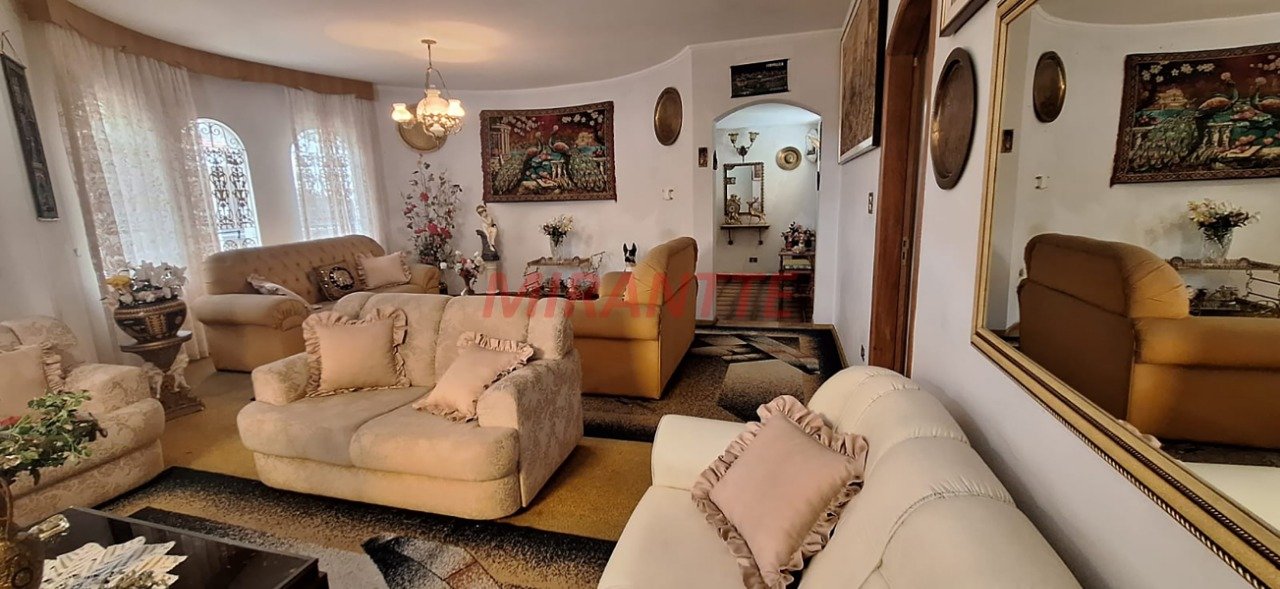 Casa terrea de 235m² com 5 quartos em Tremembe