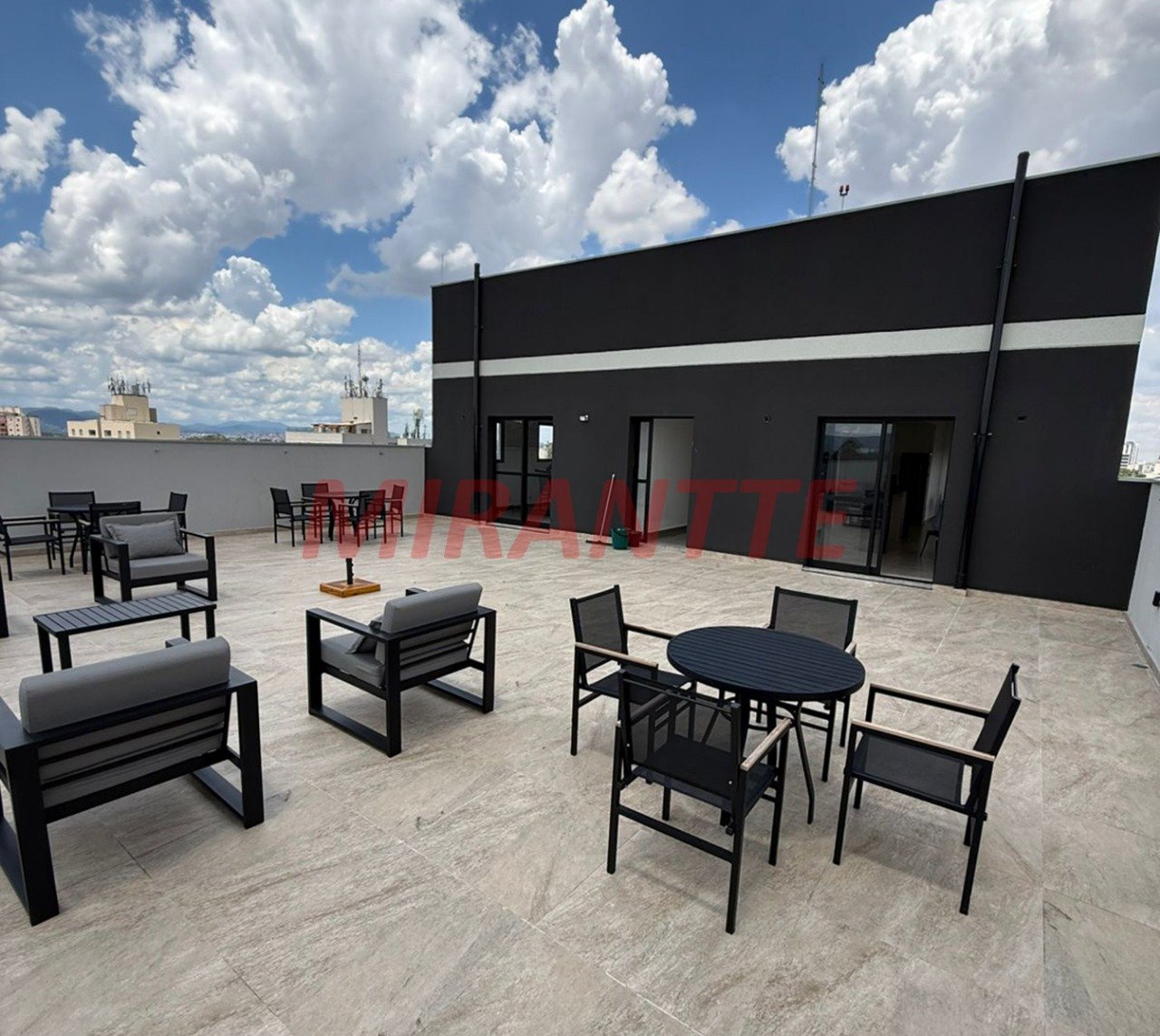 Apartamento de 46.15m² com 2 quartos em Água Fria