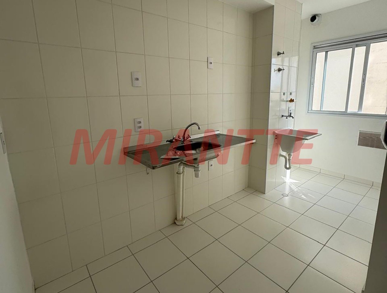 Apartamento de 41m² com 2 quartos em Vila Nova Cachoeirinha