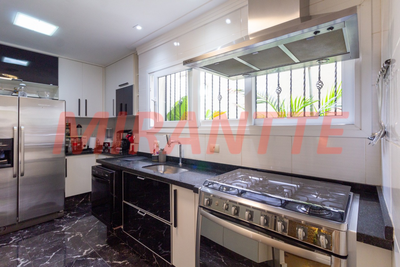 Sobrado de 178m² com 3 quartos em Jaçana