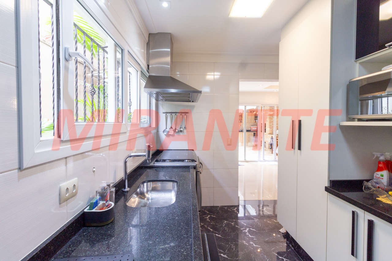 Sobrado de 178m² com 3 quartos em Jaçana