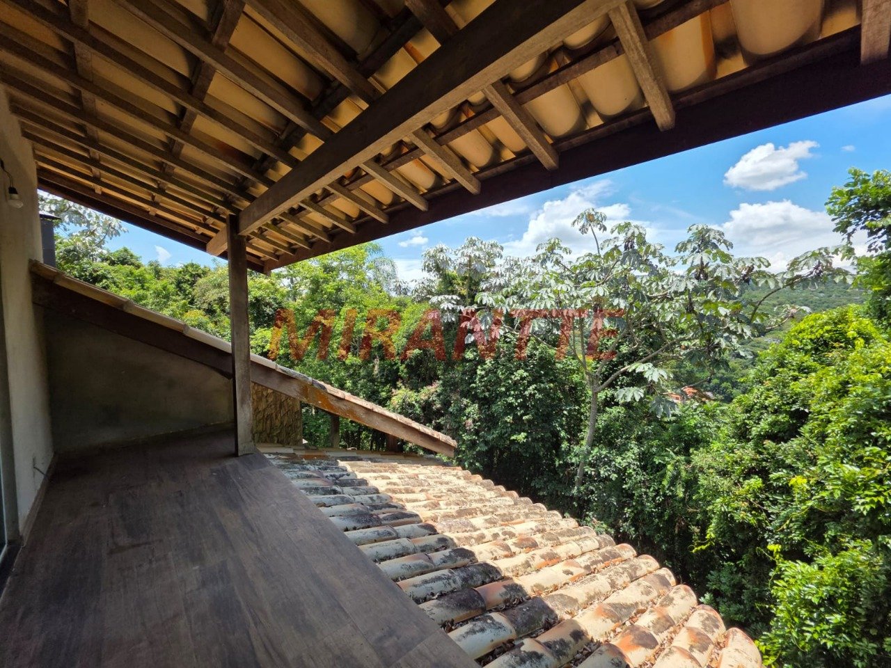 Sobrado de 420m² com 5 quartos em Serra da Cantareira