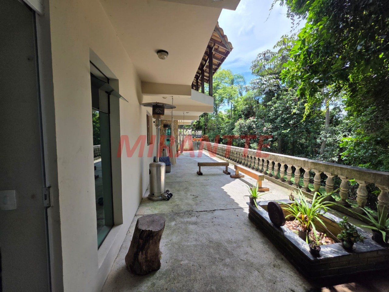Sobrado de 420m² com 5 quartos em Serra da Cantareira