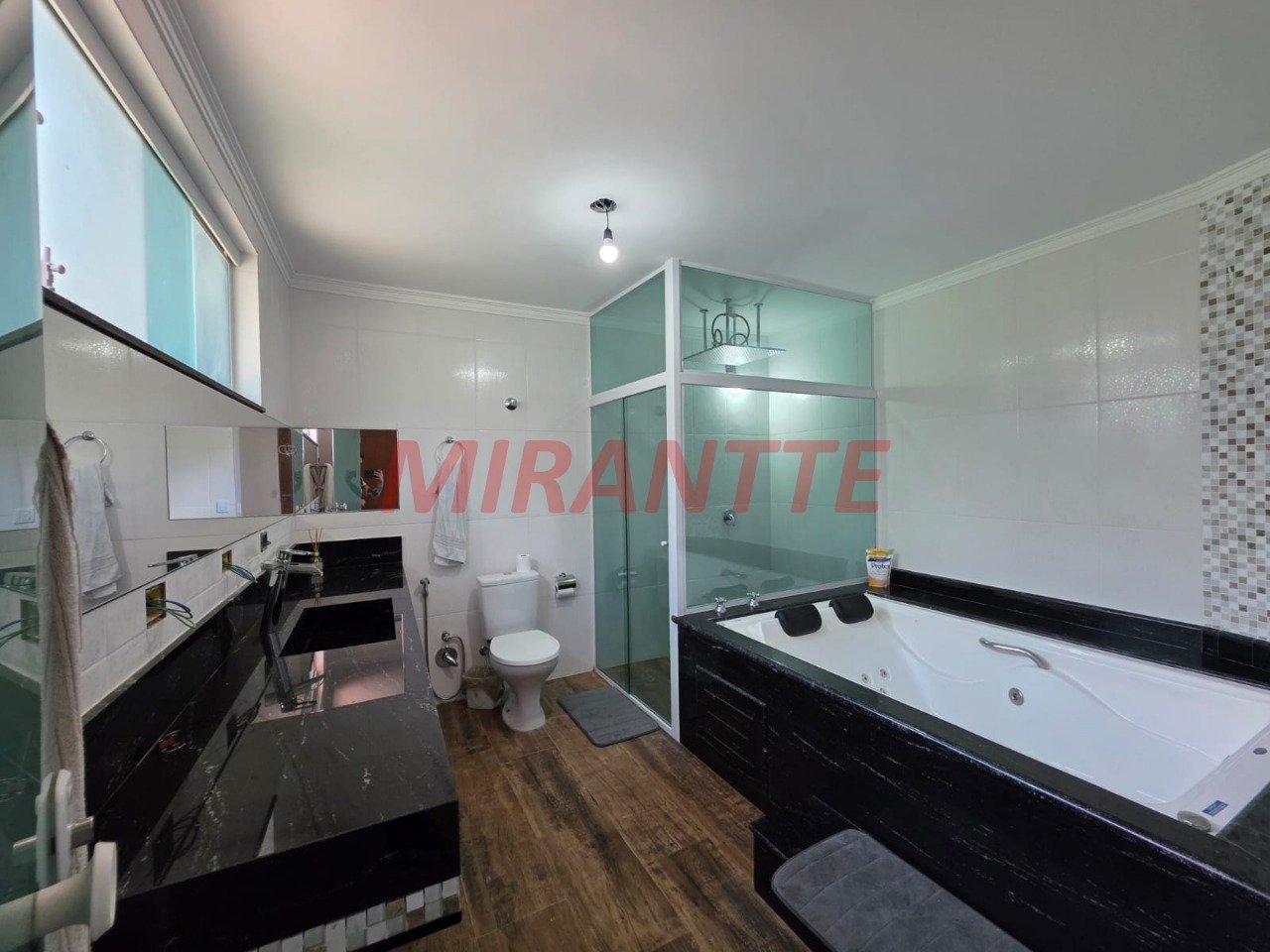 Sobrado de 420m² com 5 quartos em Serra da Cantareira