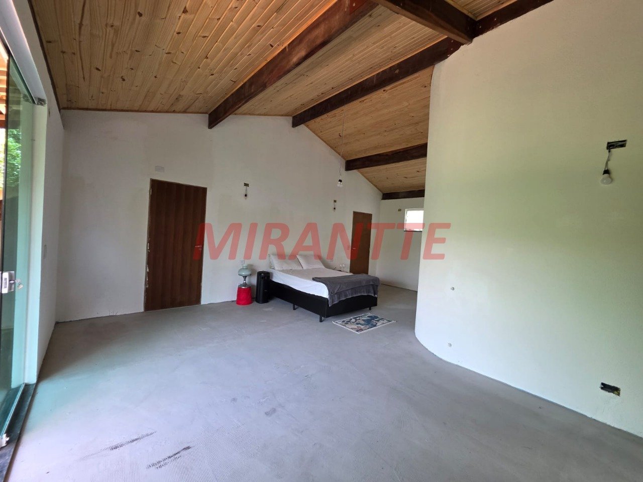 Sobrado de 420m² com 5 quartos em Serra da Cantareira