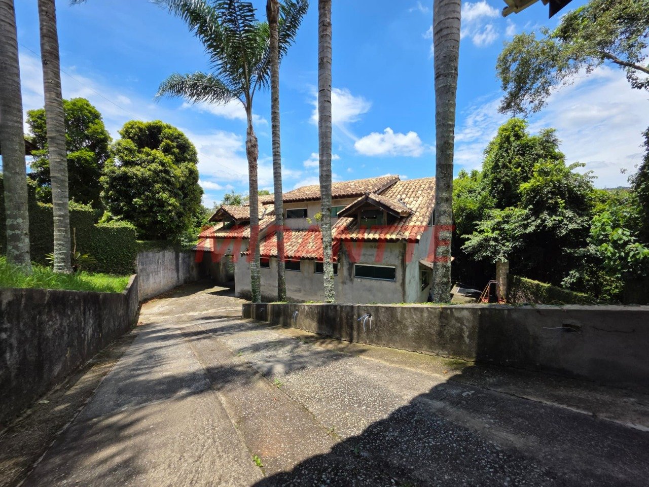Sobrado de 420m² com 5 quartos em Serra da Cantareira