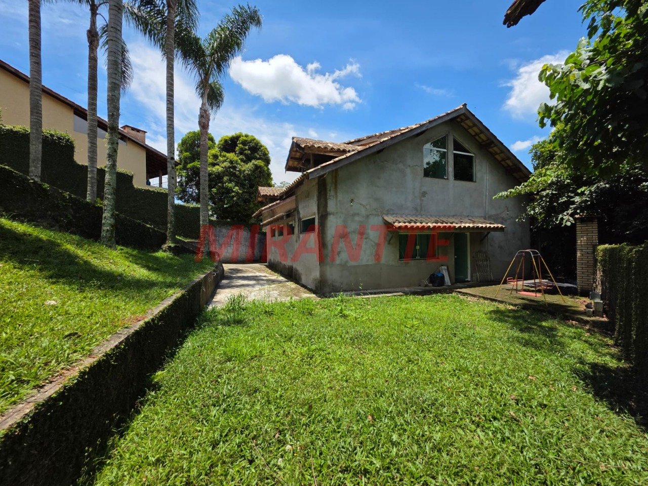 Sobrado de 420m² com 5 quartos em Serra da Cantareira