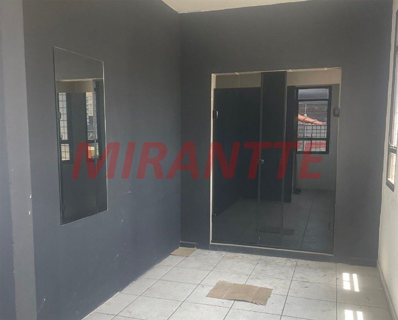 Comercial de 763m² em Água Fria