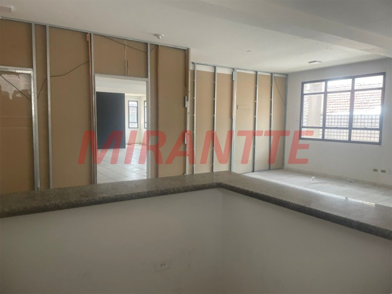 Comercial de 763m² em Água Fria