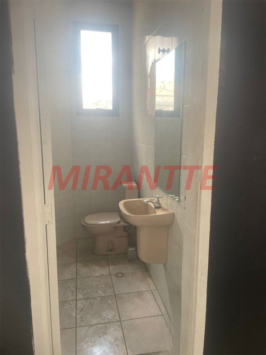 Comercial de 763m² em Água Fria