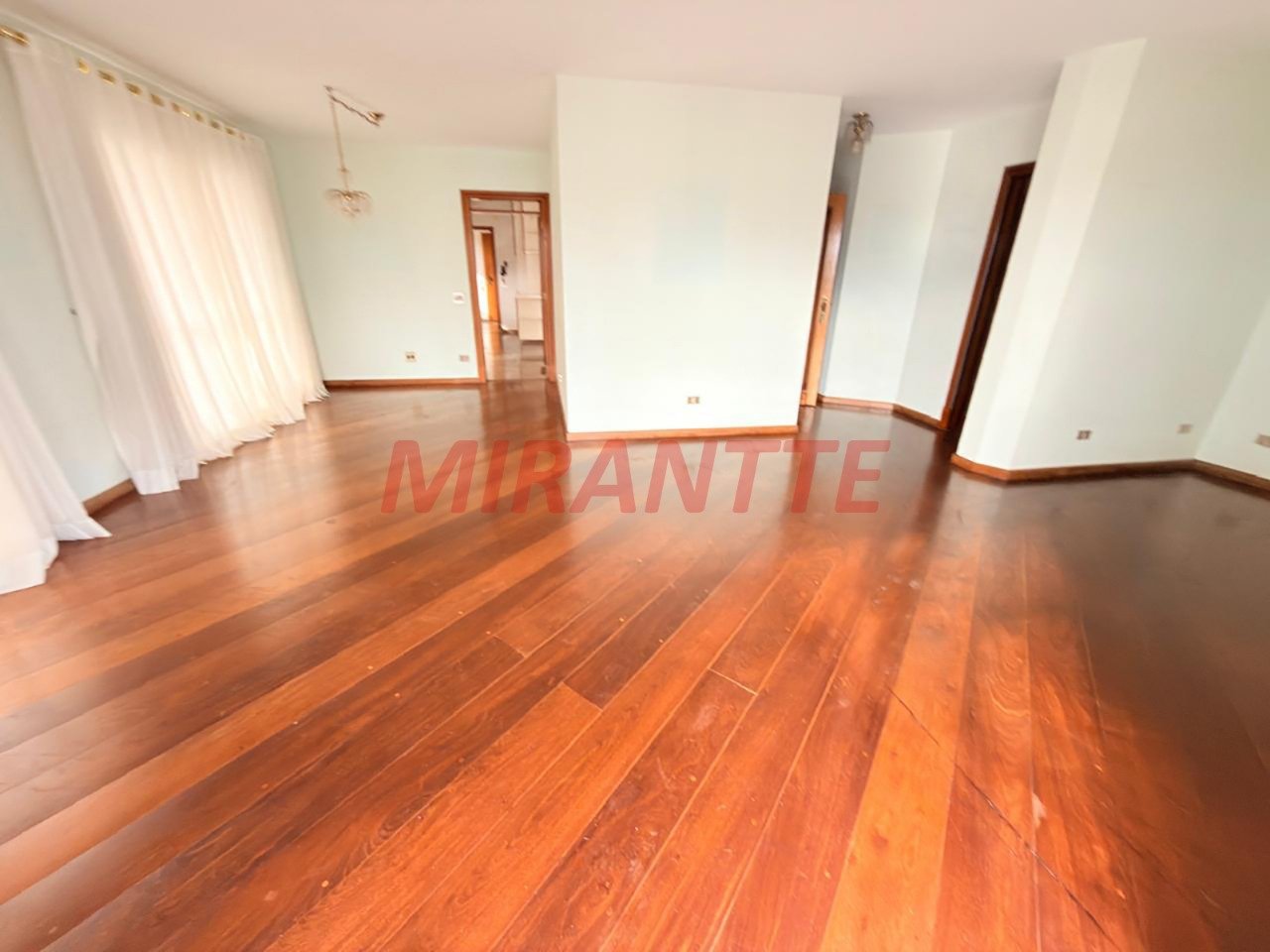 Apartamento de 143m² com 3 quartos em Santana