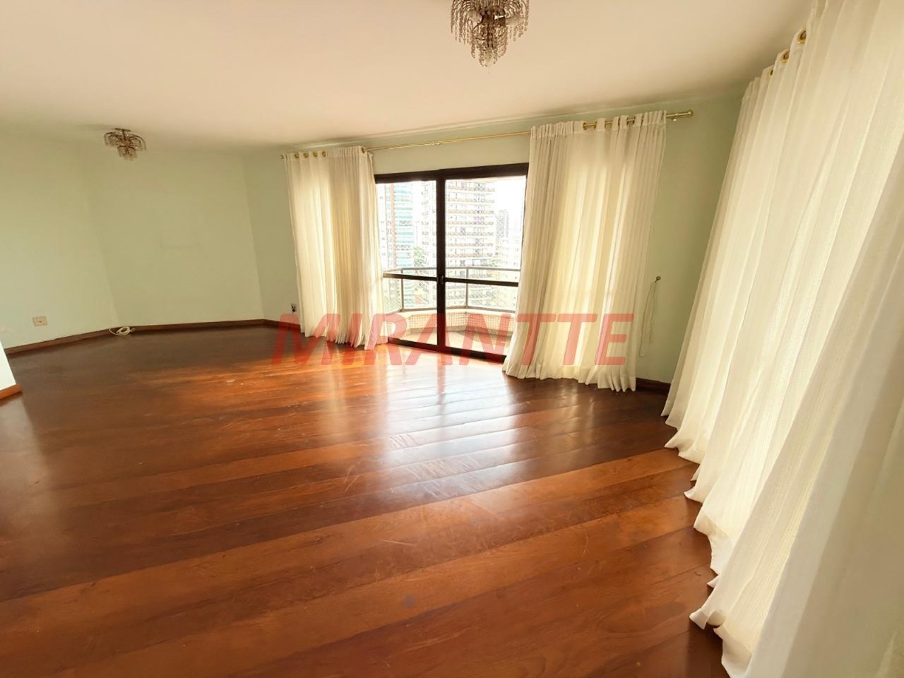 Apartamento de 143m² com 3 quartos em Santana
