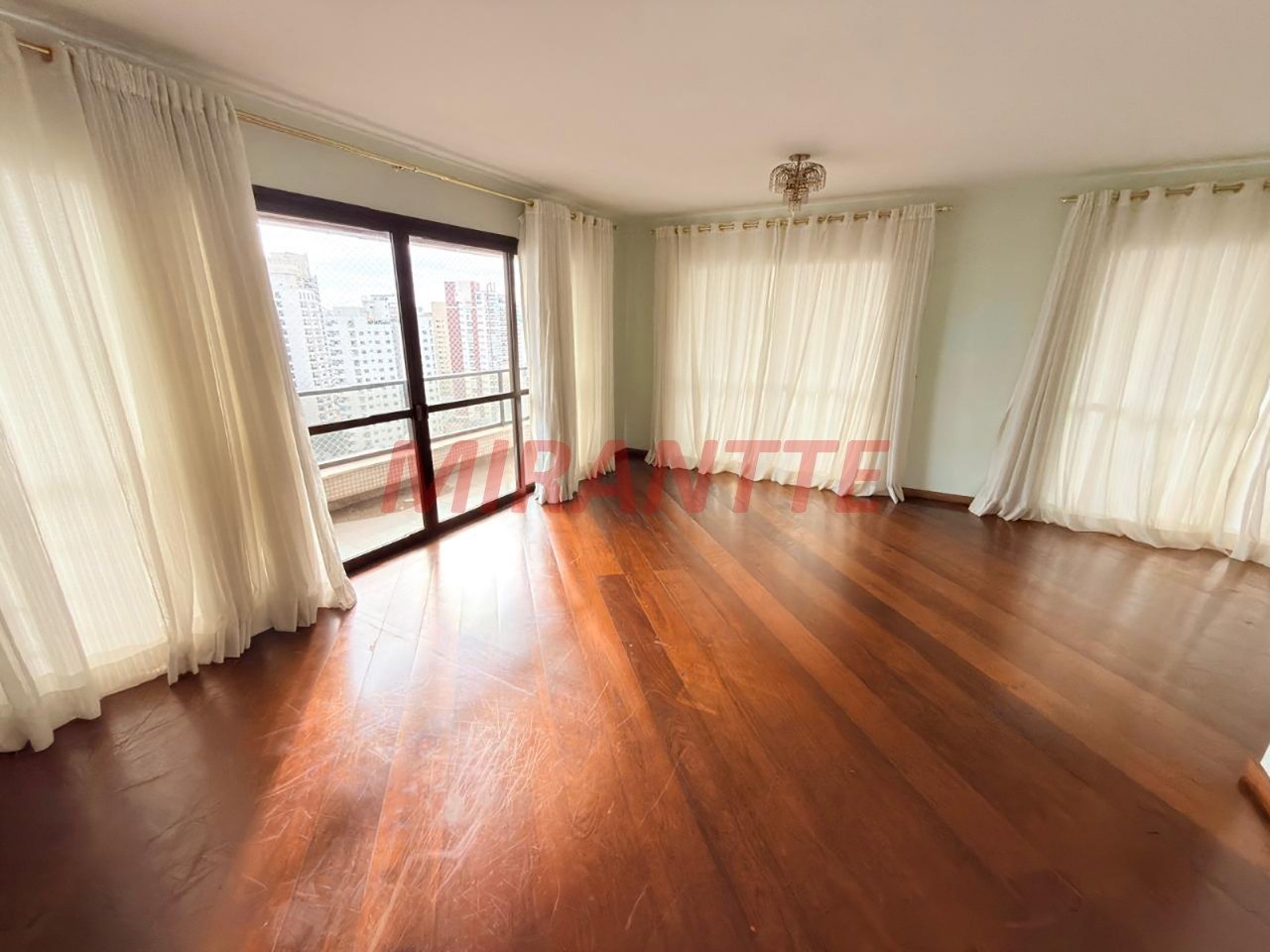Apartamento de 143m² com 3 quartos em Santana
