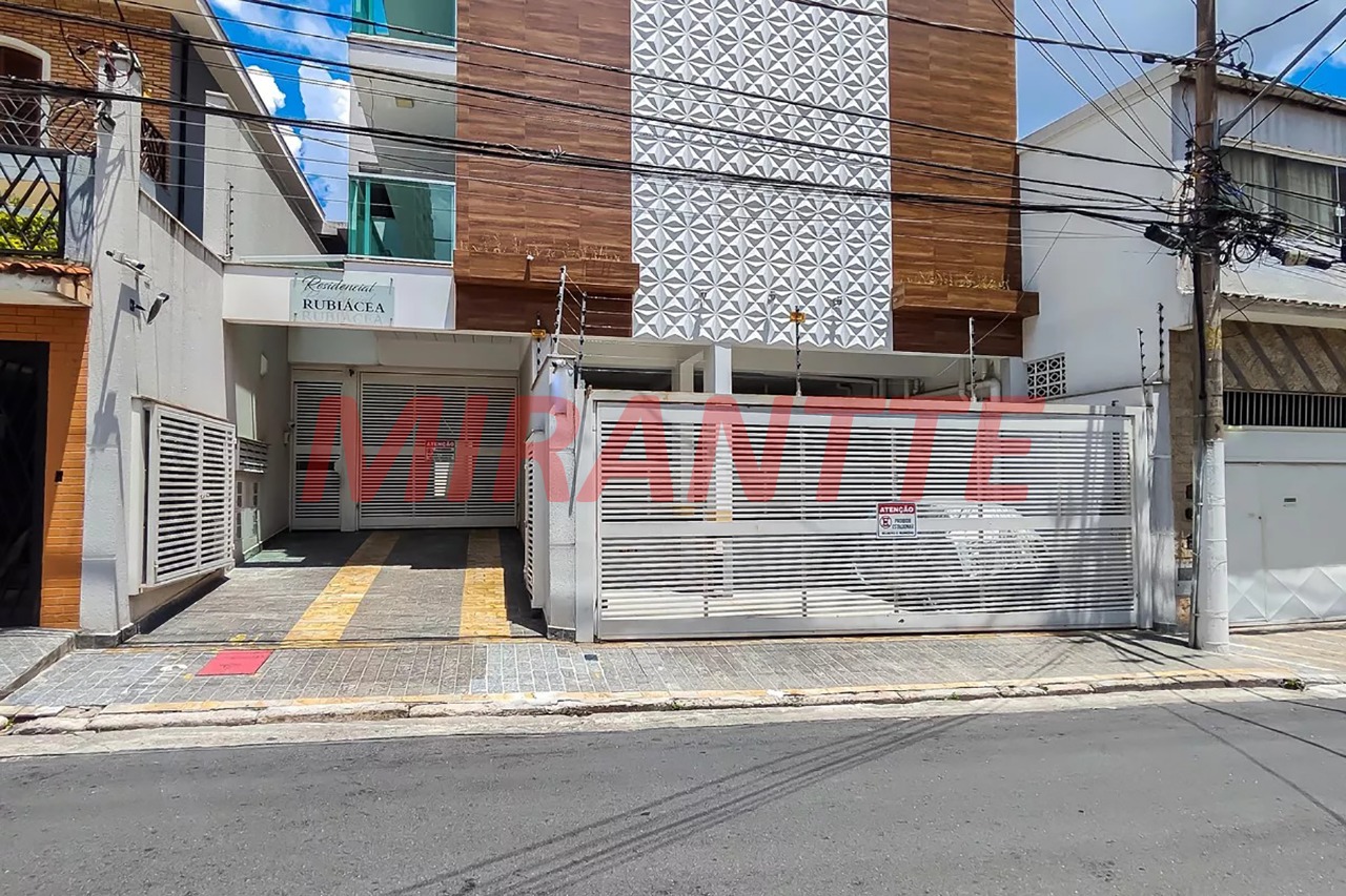 Apartamento de 48m² com 2 quartos em Água Fria