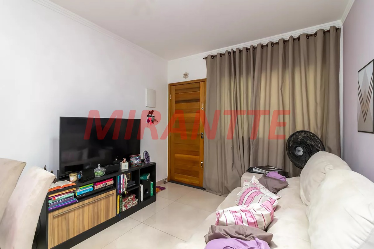 Apartamento de 48m² com 2 quartos em Água Fria